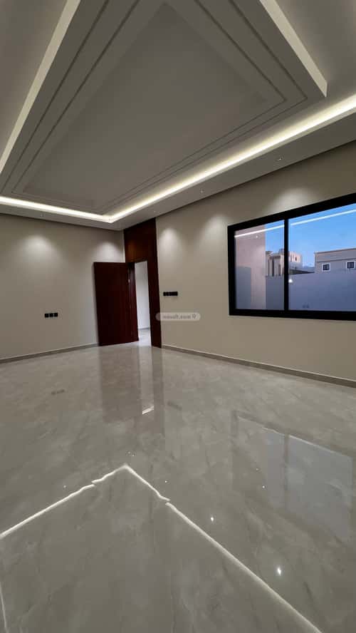 Floor 525 SQM with 3 Bedrooms As Safa, Eanizah