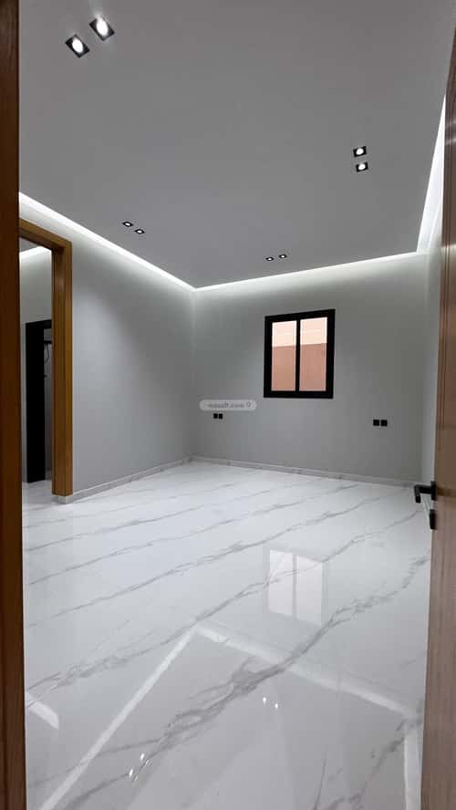 Floor 500 SQM with 3 Bedrooms As Safa, Eanizah