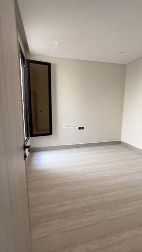 4 bedroom floor in Al Sahafah