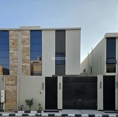 فيلا 380 متر مربع شرقية على شارع 20م الرحاب، الطائف