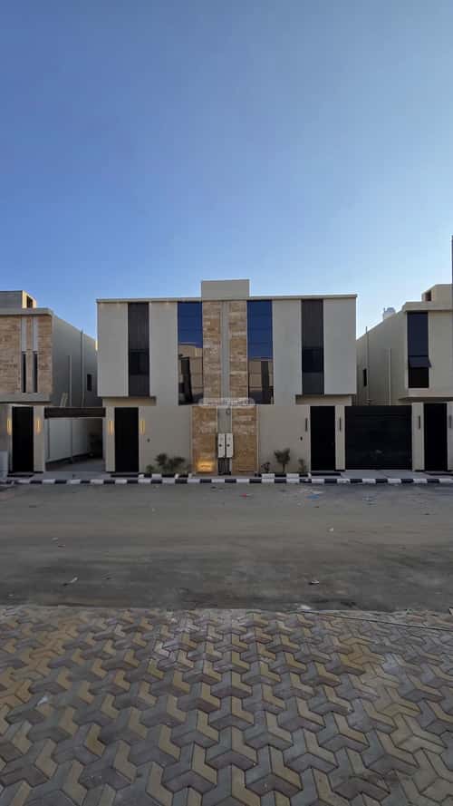 فيلا 380 متر مربع شرقية على شارع 20م الرحاب، الطائف