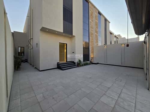 فيلا 380 متر مربع شرقية على شارع 20م الرحاب، الطائف