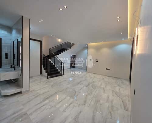 فيلا 305 متر مربع شمالية على شارع 12م الرحاب، الطائف