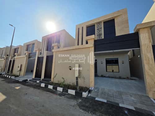 فيلا 305 متر مربع شمالية على شارع 12م الرحاب، الطائف