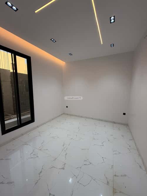 Floor with 5 Bedrooms Al-Janadriyah, East Riyadh, Riyadh