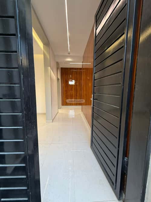 Floor with 6 Bedrooms Al-Janadriyah, East Riyadh, Riyadh