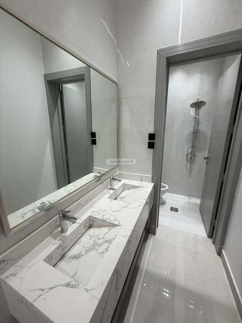 Floor with 6 Bedrooms Al-Janadriyah, East Riyadh, Riyadh