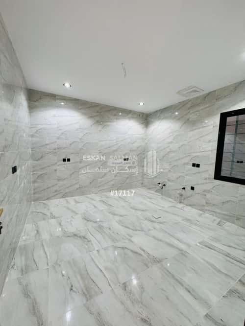 فيلا 305 متر مربع شرقية على شارع 15م الرحاب، الطائف