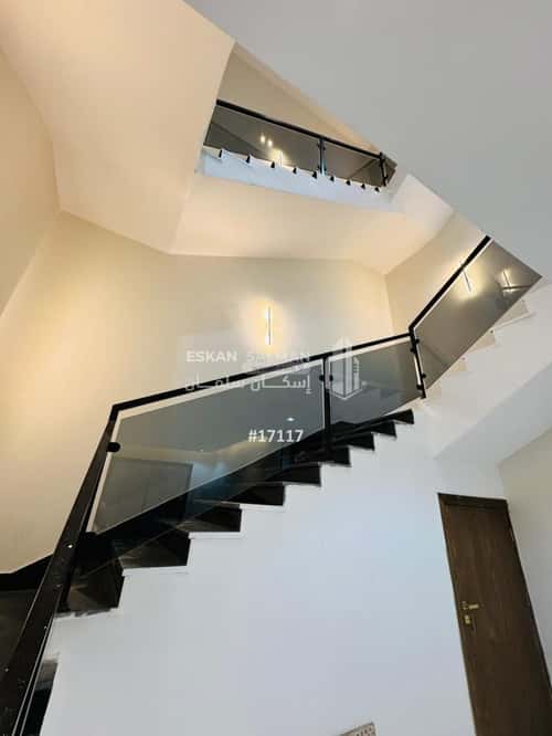 فيلا 305 متر مربع شرقية على شارع 15م الرحاب، الطائف