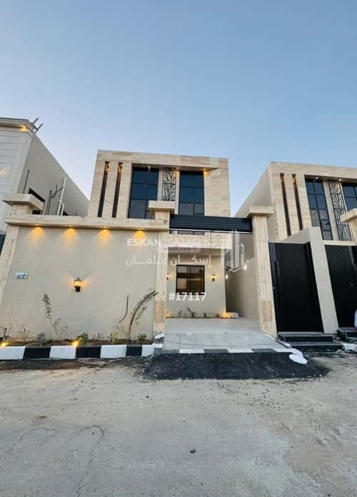 فيلا 305 متر مربع شرقية على شارع 15م الرحاب، الطائف