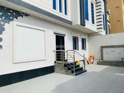 فيلا 451.31 متر مربع شمالية شرقية على شارع 25م الصناعية، خميس مشيط