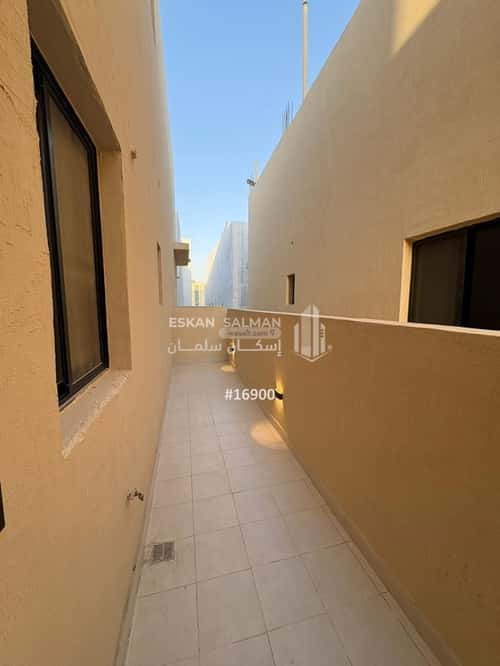 Floor 198 SQM with 5 Bedrooms Al Bayan, East Riyadh, Riyadh
