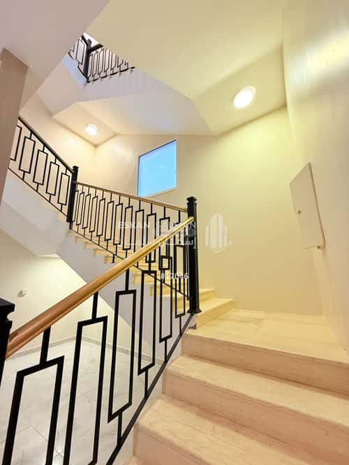 فيلا 437.5 متر مربع شمالية على شارع 20م الأمواج، الخبر