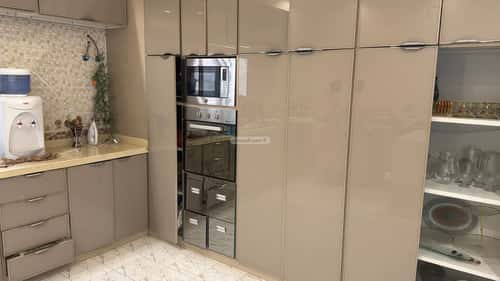 فيلا 507 متر مربع مع شقتين واجهة شرقية الرمال، شرق الرياض، الرياض