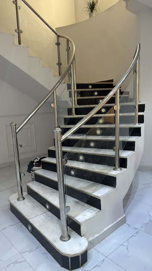 6 bedroom villa in Al Rimal