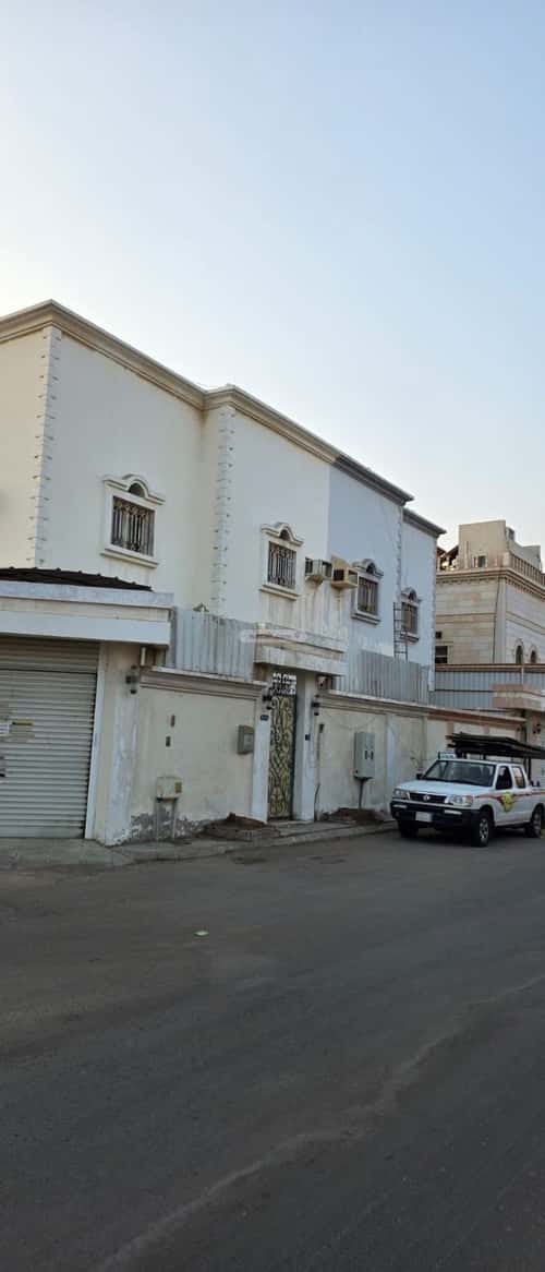 فيلا 495 متر مربع جنوبية شرقية على شارع 18م النهضة، شمال جدة، جدة