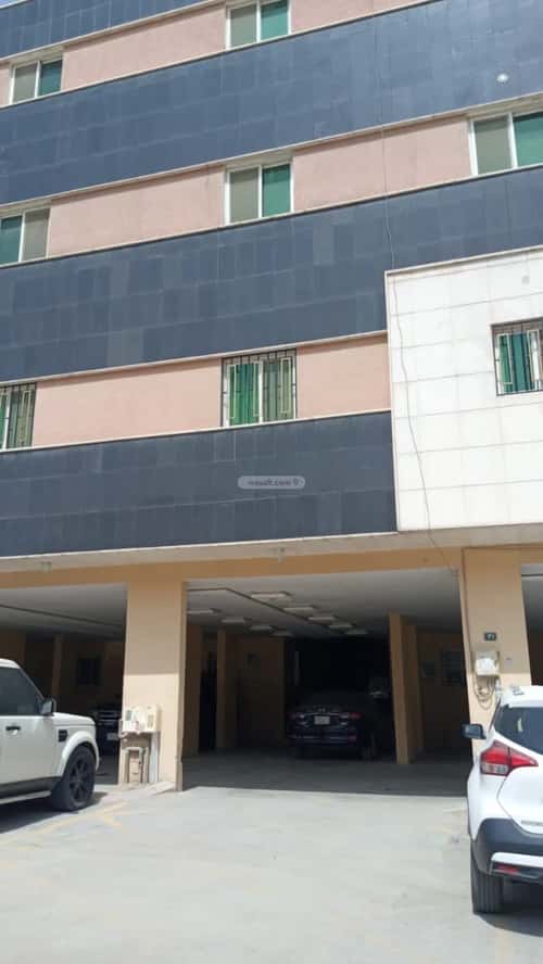 شقة 7 غرف في الملقا