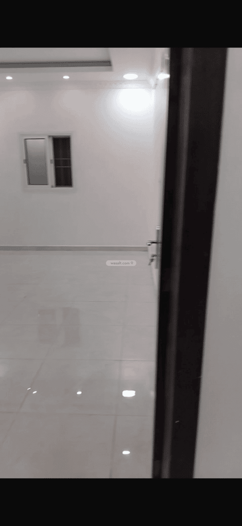 فيلا 250 متر مربع جنوبية على شارع 18م ضاحية الملك فهد، الدمام