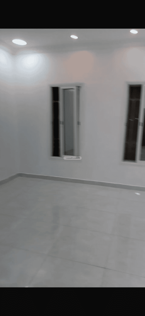 فيلا 250 متر مربع جنوبية على شارع 18م ضاحية الملك فهد، الدمام