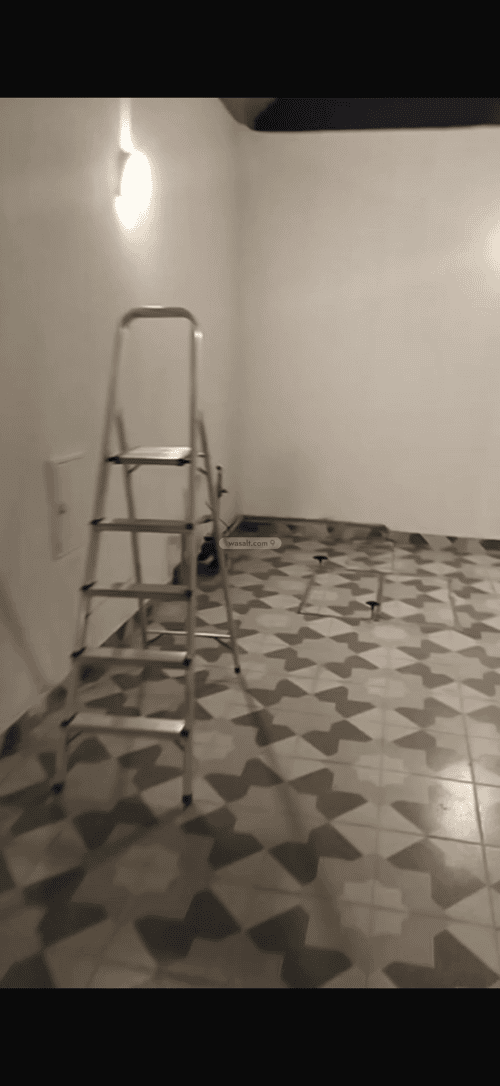 فيلا 250 متر مربع جنوبية على شارع 18م ضاحية الملك فهد، الدمام