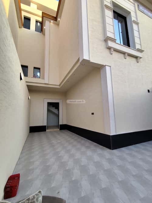 Floor 258 SQM with 6 bedrooms أحد، جنوب الرياض، الرياض
