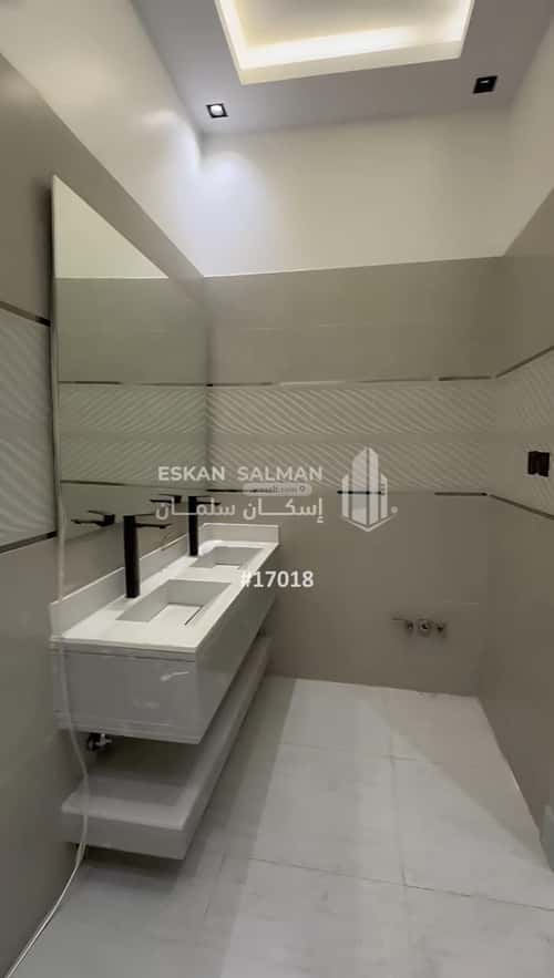 فيلا 305.36 متر مربع جنوبية على شارع 15م العزيزية، جنوب الرياض، الرياض