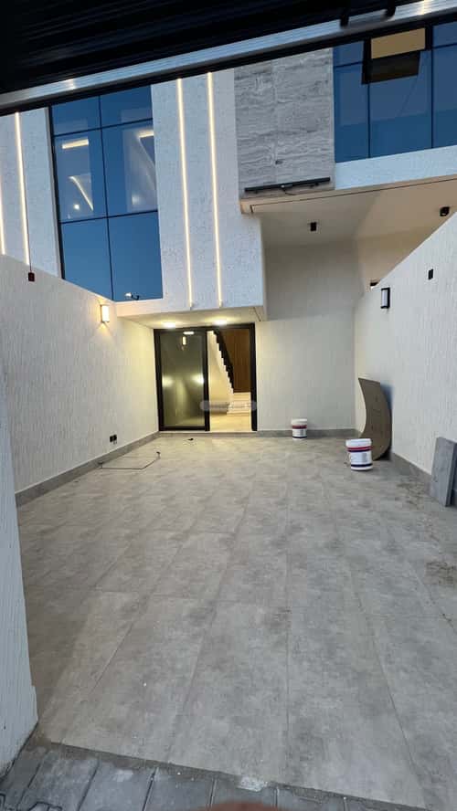 شقة 291 متر مربع ب 7 غرف المروج، أبها