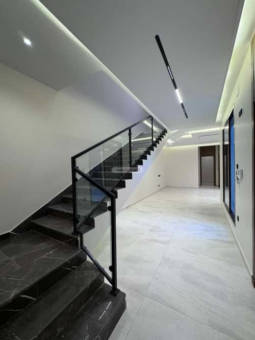 شقة 291 متر مربع ب 7 غرف المروج، أبها