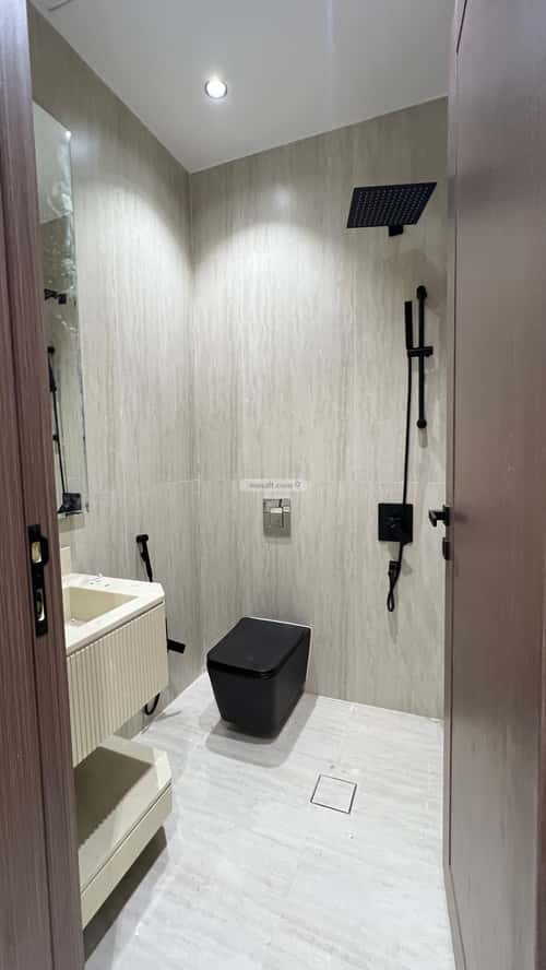 شقة 291 متر مربع ب 7 غرف المروج، أبها