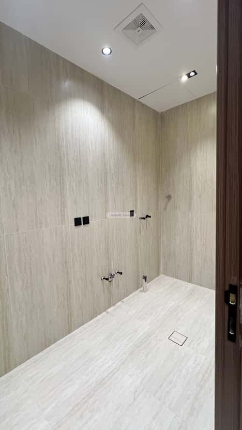 شقة 291 متر مربع ب 7 غرف المروج، أبها