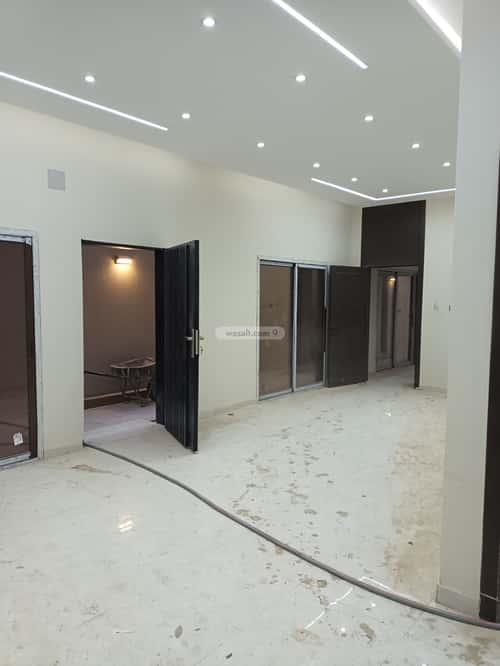 5 bedroom floor in Al Rimal