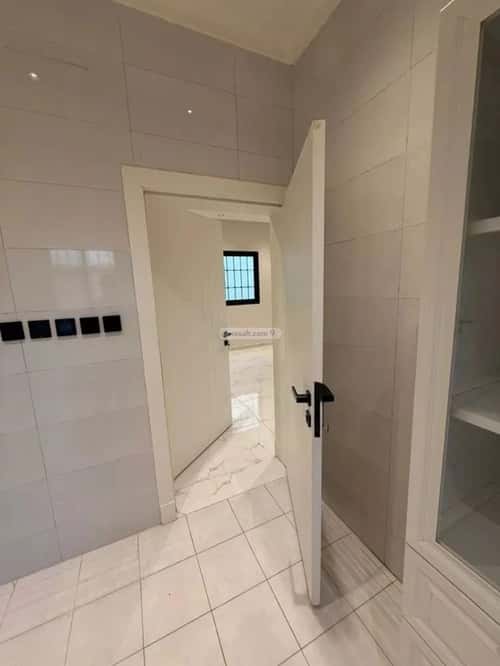 Floor 224.02 SQM with 6 Bedrooms West An-Naseem, East Riyadh, Riyadh