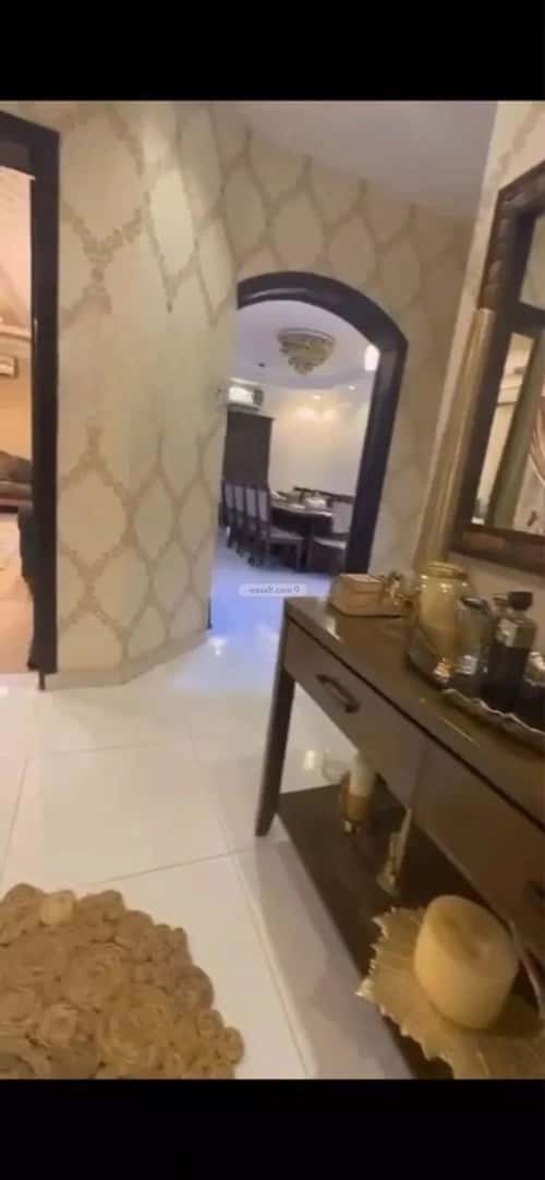 فيلا 630 متر مربع شمالية على شارع 15م الروضة، أبها