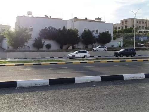 Building 1004 SQM Facing South Um Alarad, Alttayif