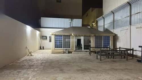 استراحة 500 متر مربع شمالية على شارع 15م ظهرة العودة شرق، الدرعية