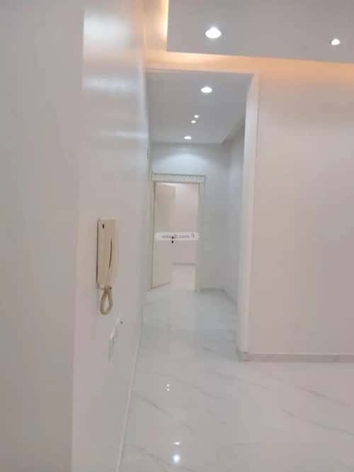 Floor 195 SQM with 5 bedrooms البرية، جنوب الرياض، الرياض