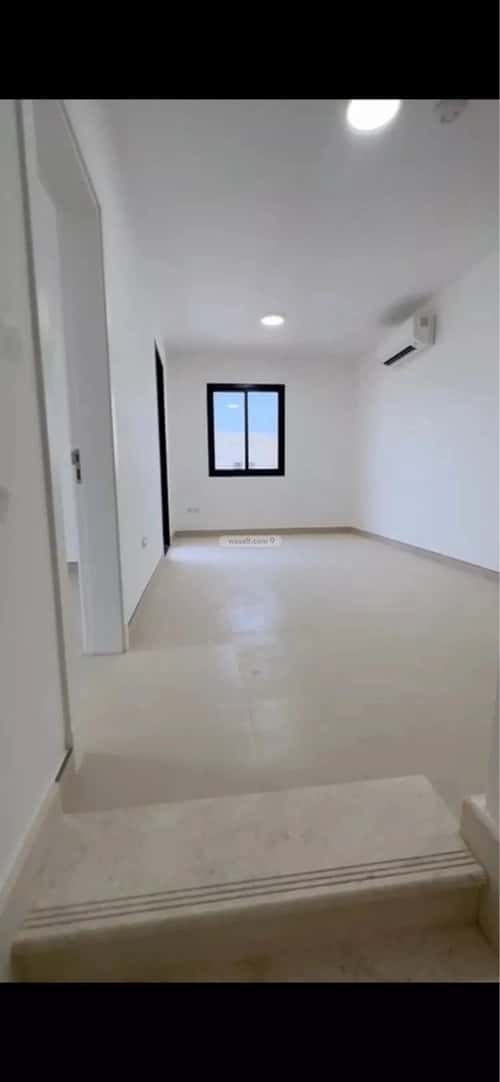 فيلا 400 متر مربع شمالية شرقية على شارع 12م سدرة، الرياض