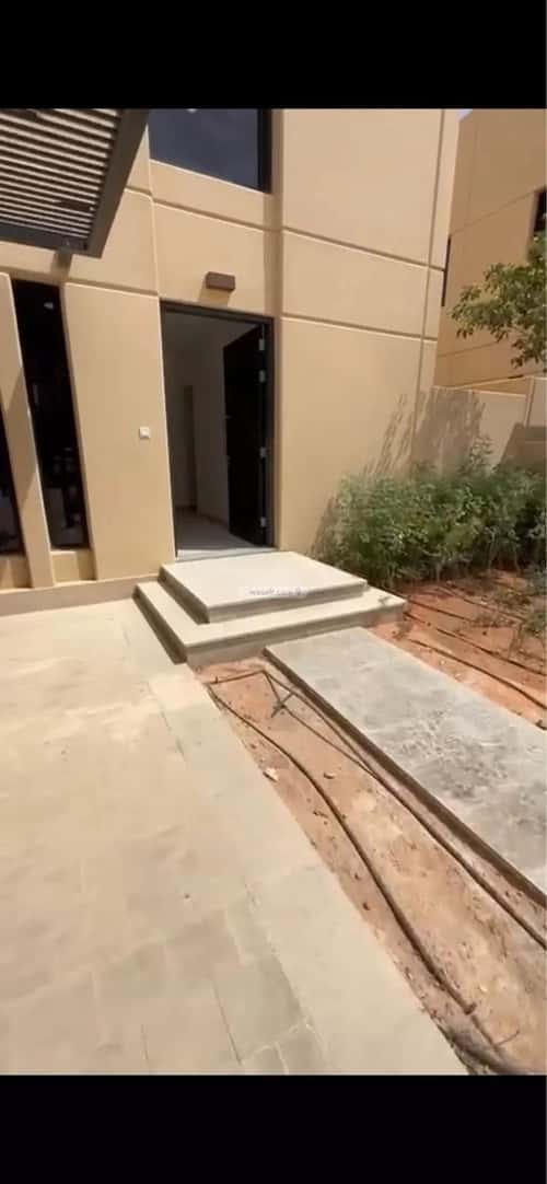 فيلا 400 متر مربع شمالية شرقية على شارع 12م سدرة، الرياض