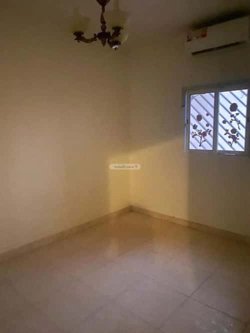 فيلا 273 متر مربع جنوبية على شارع 10م العليا، وسط الرياض، الرياض