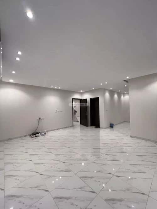 فيلا 300 متر مربع واجهة غربية ب 8 غرف الصواري، شمال جدة، جدة