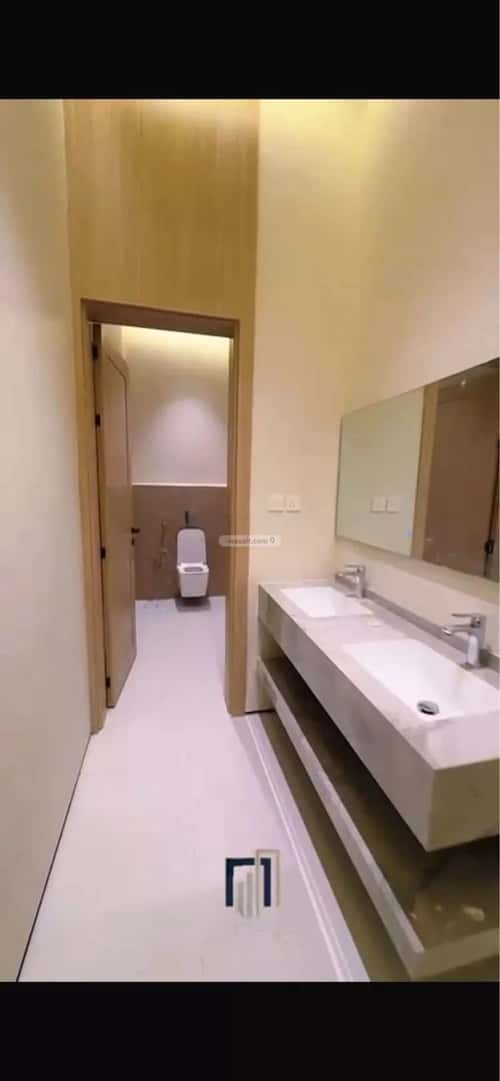 فيلا 312.5 متر مربع شرقية على شارع 15م الصواري، الخبر