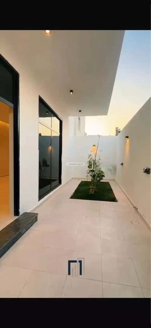 فيلا 312.5 متر مربع شرقية على شارع 15م الصواري، الخبر