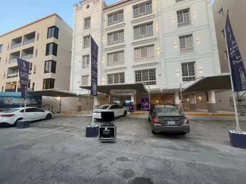 Apartment with 4 bedrooms الحمراء، الخبر