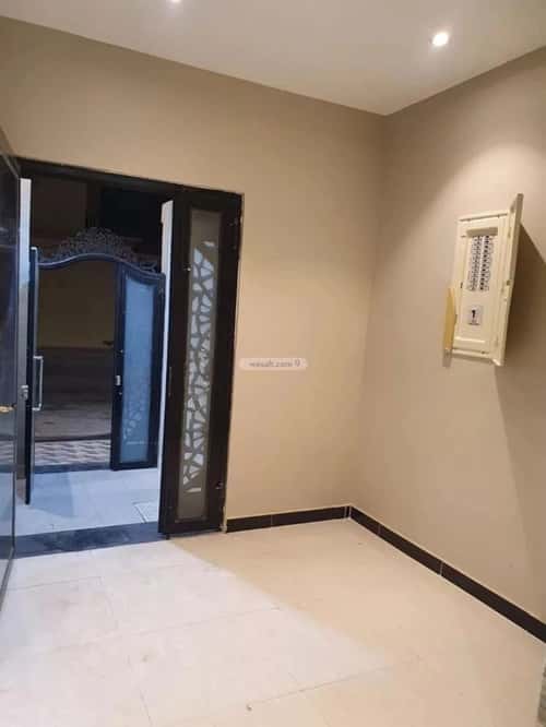 فيلا 200 متر مربع غربية على شارع 15م طيبة، الدمام