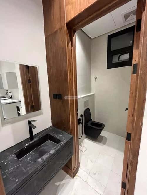 Floor 131.88 SQM with 5 Bedrooms Al-Muanisiyah, East Riyadh, Riyadh