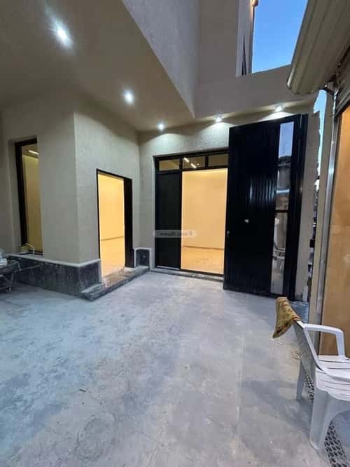 فيلا 312.5 متر مربع شمالية على شارع 20م الرمال، شرق الرياض، الرياض