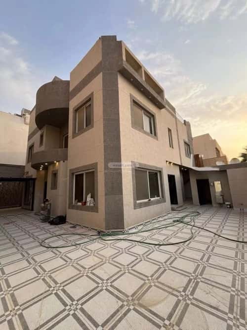 8 bedroom villa in Al Aridh