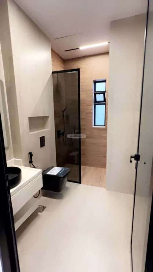 فيلا 258 متر مربع شمالية على شارع 18م النرجس، شمال الرياض، الرياض