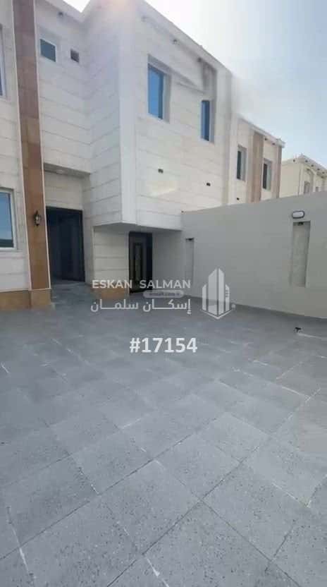 فيلا 332.45 متر مربع جنوبية على شارع 18م الروضة، نجران