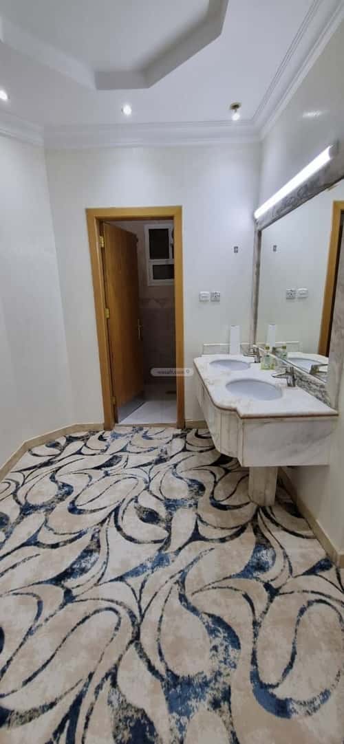 Floor with 5 Bedrooms As-Sahafa, North Riyadh, Riyadh
